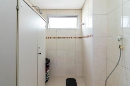 Apartamento à venda com 120m², 3 quartos e 2 vagas Apartamento à venda com 120m², 3 quartos e 2 vagasBanheiro da Suíte