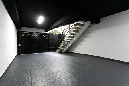 Casa à venda com 154m², 3 quartos e 4 vagas Casa à venda com 154m², 3 quartos e 4 vagasGaragem