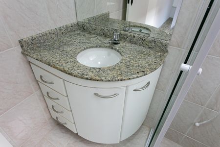 Casa à venda com 154m², 3 quartos e 4 vagas Casa à venda com 154m², 3 quartos e 4 vagasBanheiro da Suíte 2