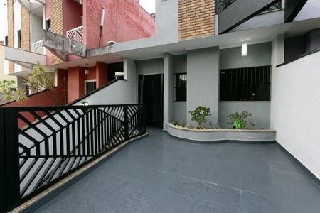 Casa à venda com 154m², 3 quartos e 4 vagas Casa à venda com 154m², 3 quartos e 4 vagasVaranda
