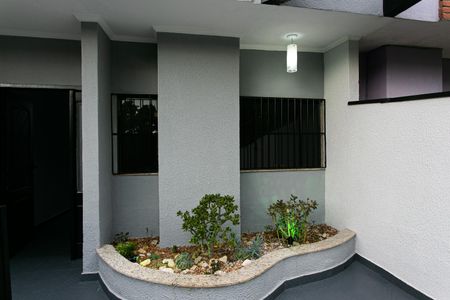 Casa à venda com 154m², 3 quartos e 4 vagas Casa à venda com 154m², 3 quartos e 4 vagasVaranda