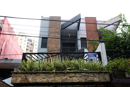 Casa à venda com 154m², 3 quartos e 4 vagas Casa à venda com 154m², 3 quartos e 4 vagasFachada e Placa