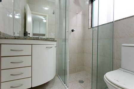 Casa à venda com 154m², 3 quartos e 4 vagas Casa à venda com 154m², 3 quartos e 4 vagasBanheiro da Suíte 2