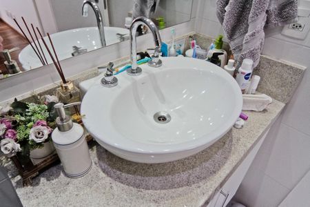 Apartamento à venda com 65m², 2 quartos e 1 vagaBanheiro da Suíte