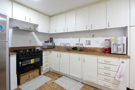 Apartamento à venda com 156m², 3 quartos e 3 vagasCozinha