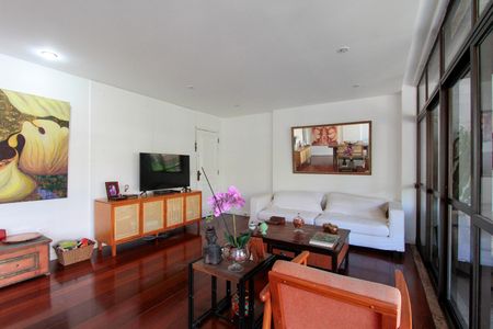 Apartamento à venda com 156m², 3 quartos e 3 vagasSala