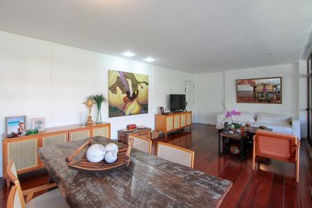 Apartamento à venda com 156m², 3 quartos e 3 vagasSala