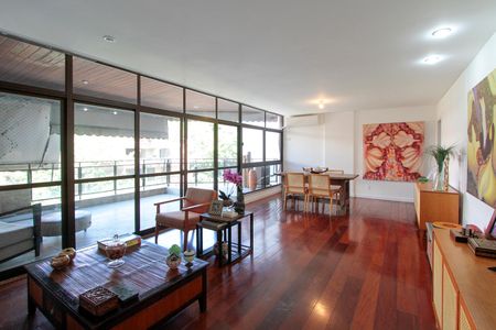 Apartamento à venda com 156m², 3 quartos e 3 vagasSala