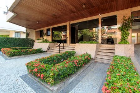 Apartamento à venda com 156m², 3 quartos e 3 vagasEntrada