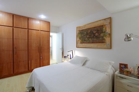 Apartamento à venda com 156m², 3 quartos e 3 vagasQuarto 2 suíte