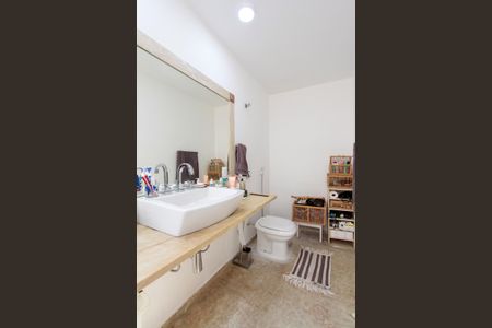 Apartamento à venda com 156m², 3 quartos e 3 vagasBanheiro Quarto 2 suíte