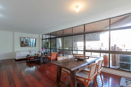 Apartamento à venda com 156m², 3 quartos e 3 vagasSala