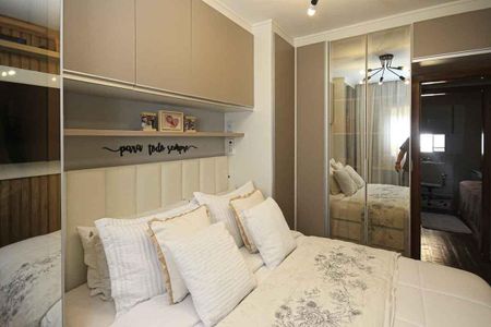 Casa de condomínio à venda com 76m², 2 quartos e 1 vagaQuarto