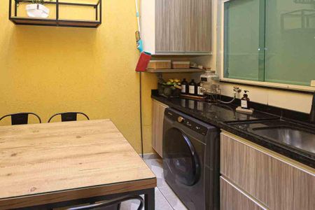 Casa de condomínio à venda com 76m², 2 quartos e 1 vagaEspaço Gourmet