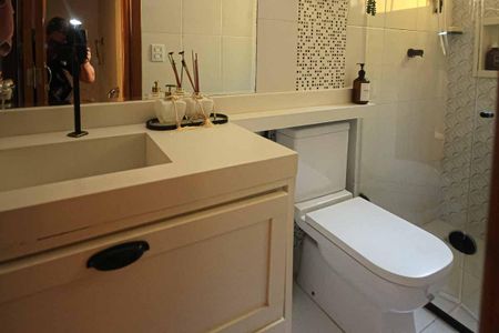 Casa de condomínio à venda com 76m², 2 quartos e 1 vagaBanheiro Social