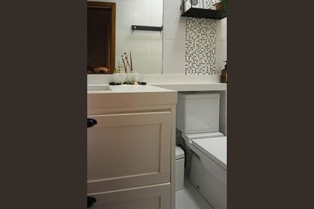 Casa de condomínio à venda com 76m², 2 quartos e 1 vagaBanheiro Social