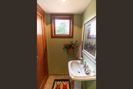 Casa de condomínio à venda com 212m², 3 quartos e 2 vagasLavabo