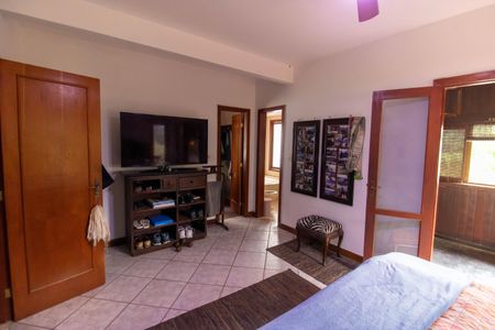 Casa de condomínio à venda com 212m², 3 quartos e 2 vagasSuíte