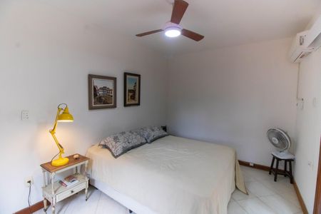 Casa de condomínio à venda com 212m², 3 quartos e 2 vagasQuarto 1