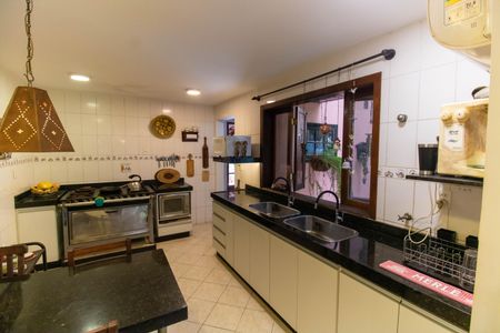 Casa de condomínio à venda com 212m², 3 quartos e 2 vagasCozinha