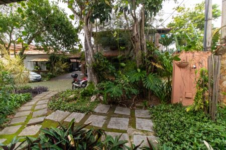 Casa de condomínio à venda com 212m², 3 quartos e 2 vagasVista da Sala