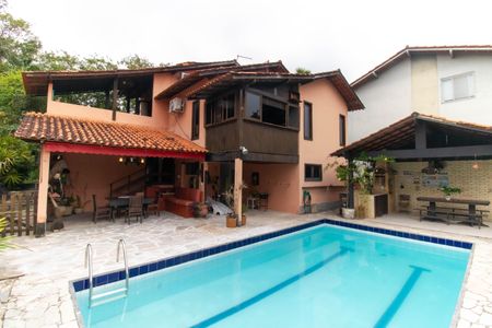 Casa de condomínio à venda com 212m², 3 quartos e 2 vagasÁrea externa