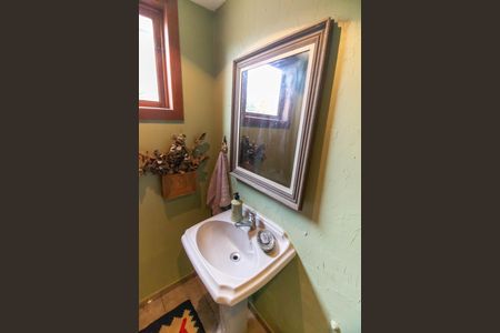 Casa de condomínio à venda com 212m², 3 quartos e 2 vagasLavabo