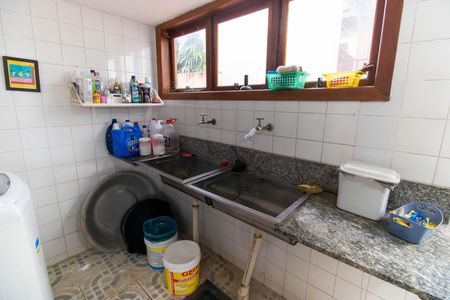 Casa de condomínio à venda com 212m², 3 quartos e 2 vagasÁrea de Serviço