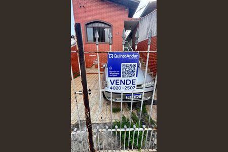 Casa à venda com 102m², 2 quartos e 2 vagasFachada