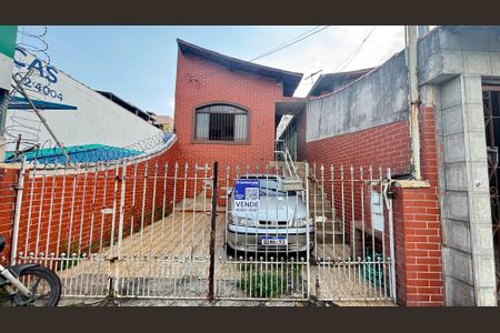 Casa à venda com 102m², 2 quartos e 2 vagasFachada