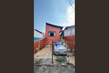 Casa à venda com 102m², 2 quartos e 2 vagasFachada