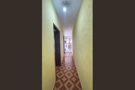 Casa à venda com 102m², 2 quartos e 2 vagasCorredor