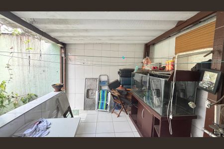 Casa à venda com 102m², 2 quartos e 2 vagasQuintal