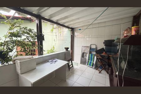 Casa à venda com 102m², 2 quartos e 2 vagasQuintal