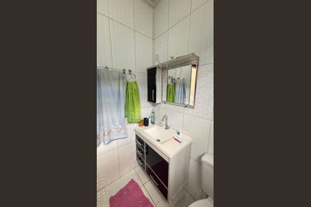 Casa à venda com 102m², 2 quartos e 2 vagasBanheiro