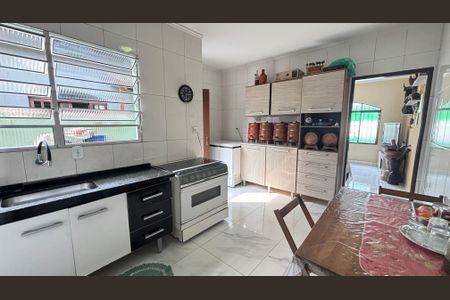 Casa à venda com 102m², 2 quartos e 2 vagasCozinha