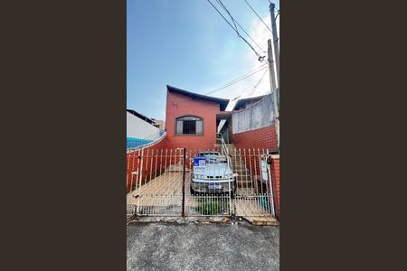 Casa à venda com 102m², 2 quartos e 2 vagasFachada