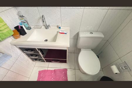 Casa à venda com 102m², 2 quartos e 2 vagasBanheiro