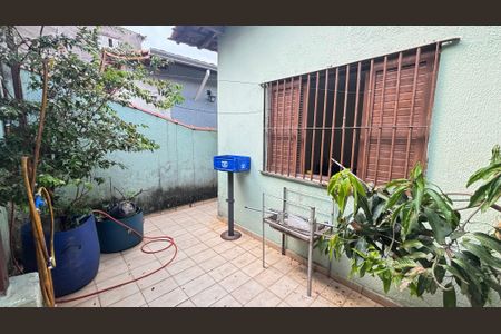 Casa à venda com 102m², 2 quartos e 2 vagasQuintal