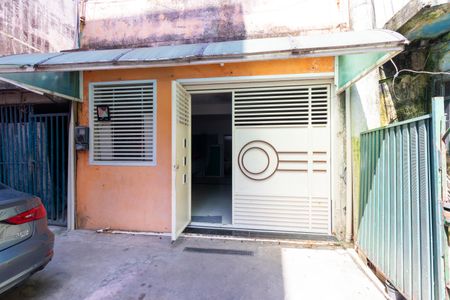 Casa à venda com 52m², 2 quartos e 1 vaga Casa à venda com 52m², 2 quartos e 1 vagaEntrada