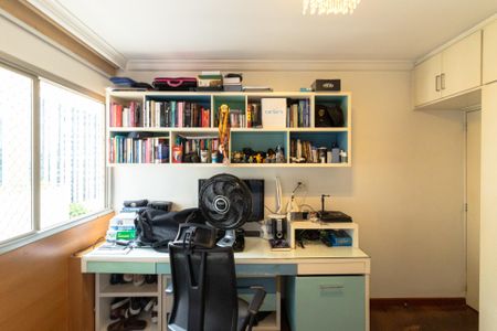 Apartamento à venda com 110m², 3 quartos e 3 vagasQuarto 2