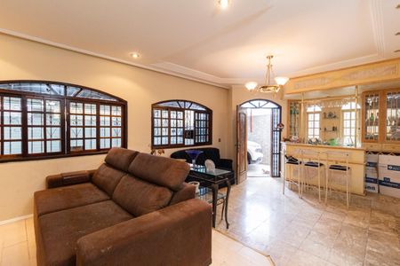 Casa à venda com 209m², 3 quartos e 3 vagasSala