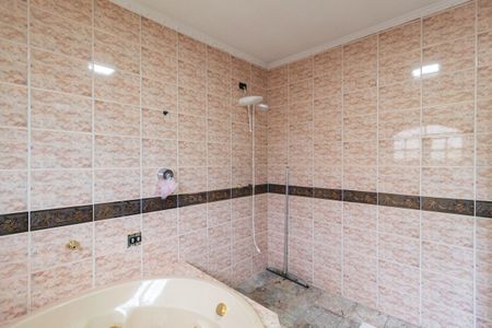 Casa à venda com 209m², 3 quartos e 3 vagasBanheiro da suíte