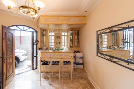 Casa à venda com 209m², 3 quartos e 3 vagasSala