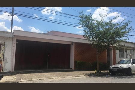 Casa à venda com 290m², 4 quartos e 5 vagasFachada