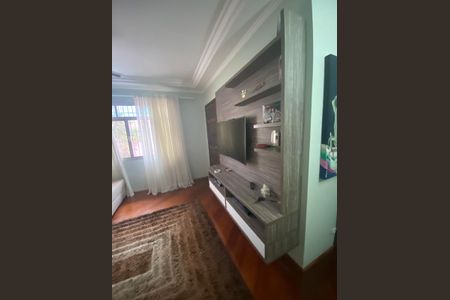 Casa à venda com 290m², 4 quartos e 5 vagasSala