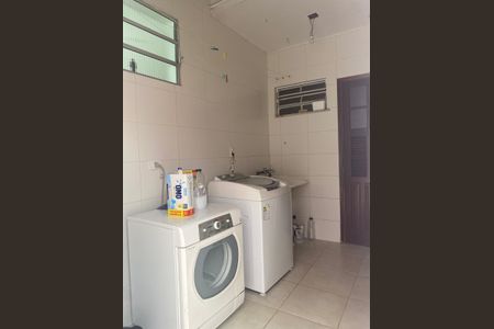 Casa à venda com 290m², 4 quartos e 5 vagasLavanderia