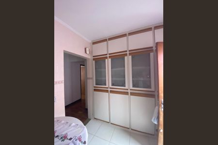 Casa à venda com 290m², 4 quartos e 5 vagasCozinha - Armários