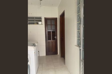 Casa à venda com 290m², 4 quartos e 5 vagasLavanderia