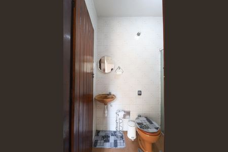 Casa à venda com 150m², 4 quartos e 2 vagas Casa à venda com 150m², 4 quartos e 2 vagasBanheiro de serviço